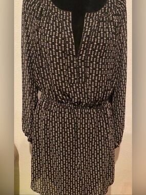 Women’s Black and White Patterned Long-Sleeve Women's Dress (Size XL)